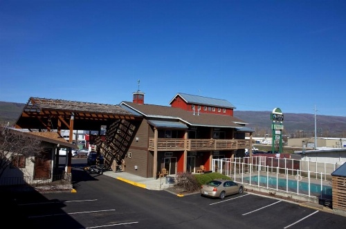 Cousin's Country Inn image 32